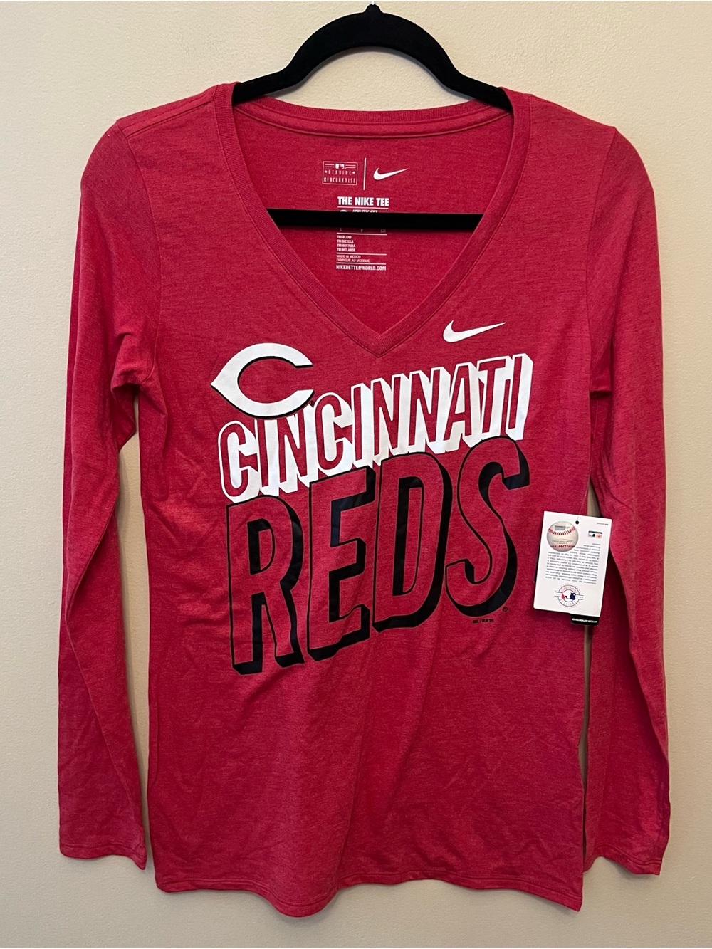 NWT Cincinnati Reds Nike Red Tri-Blend V-Neck Long Sleeve T-Shirt Women's Small